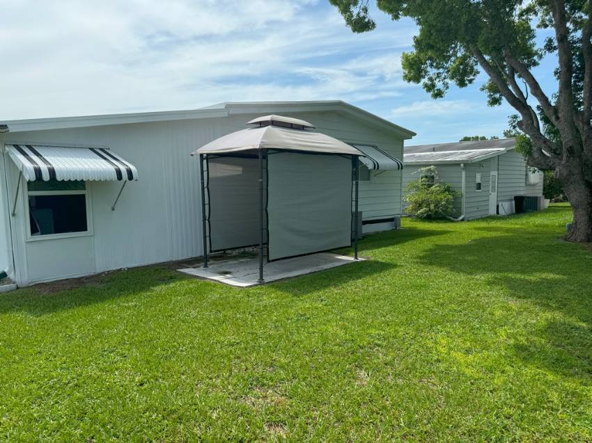 239 Greenhaven Lane West a Dundee, FL Mobile or Manufactured Home for Sale